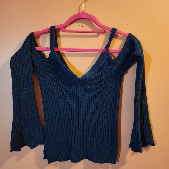 EUC Aeropostal Cold Shoulder Blue Knit top - Picture 2 of 5